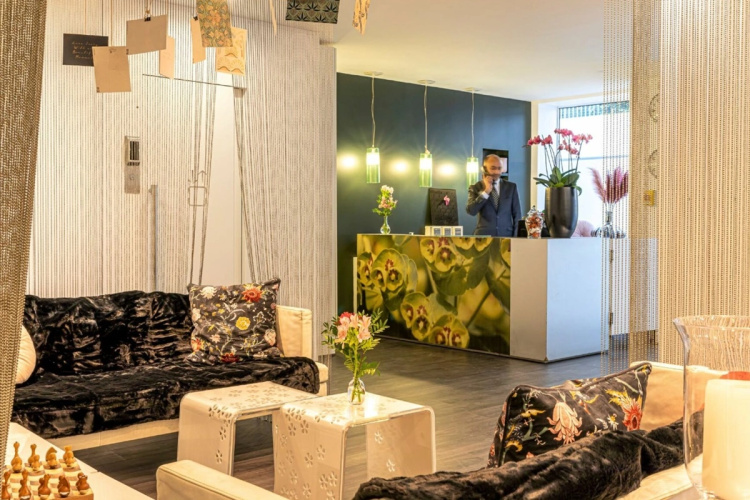 Hotel Glasgow Monceau Paris by Patrick Hayat