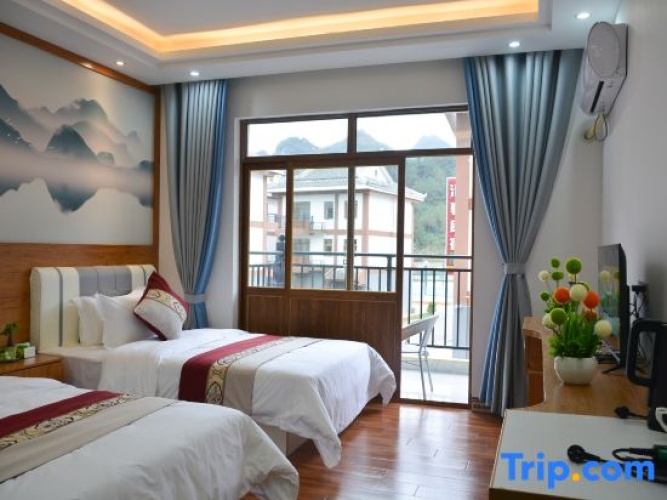 Standard Twin room with balcony