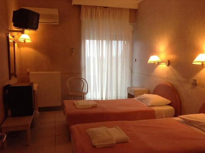 Plotini Hotel