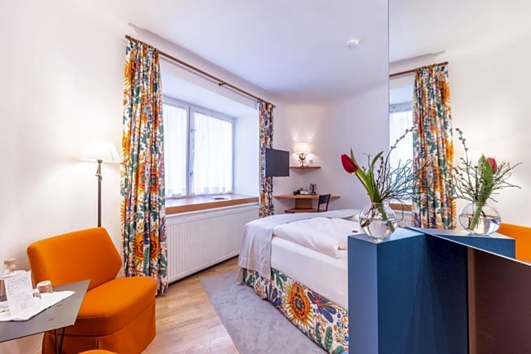 Standard Double room with view
