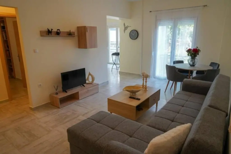 3 Bedrooms Apartment