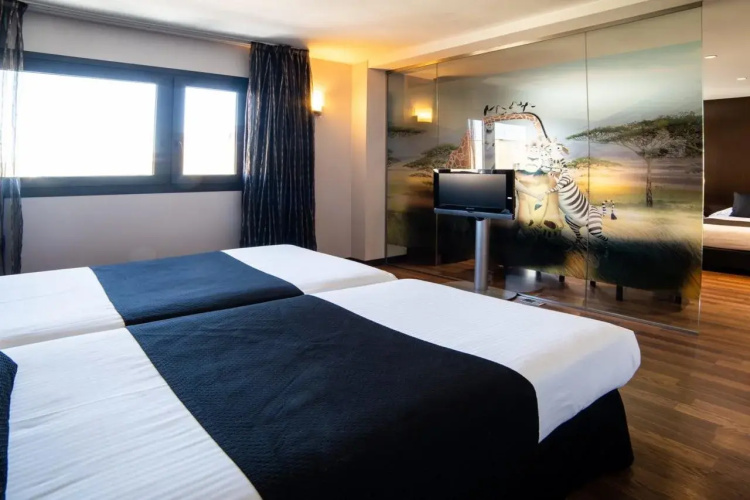 Hotel Tach Madrid Airport