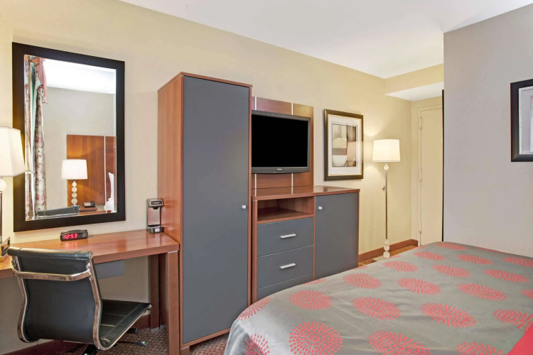 Ramada Hotel Staten Island