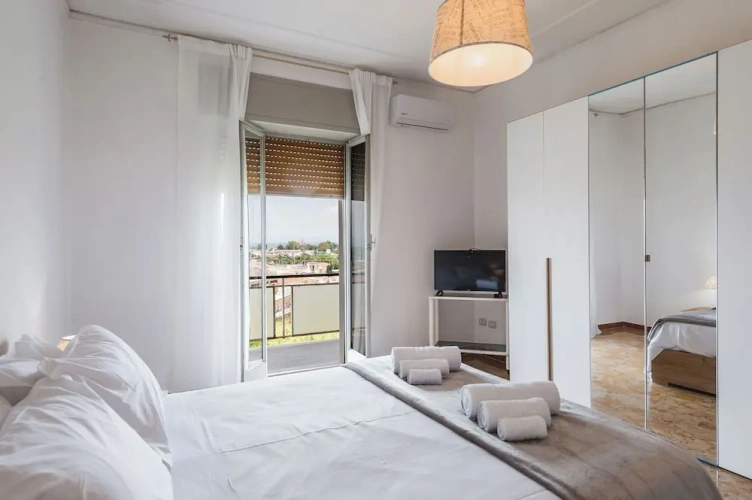 Apartment with balcony