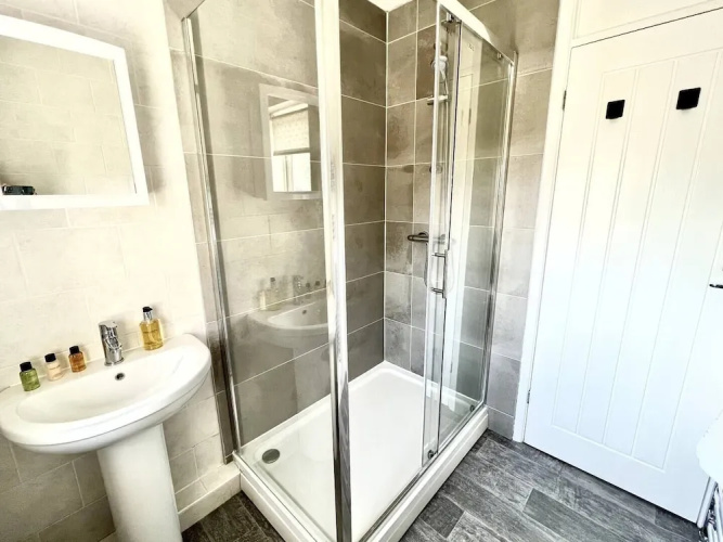 Lambourne - Leicester