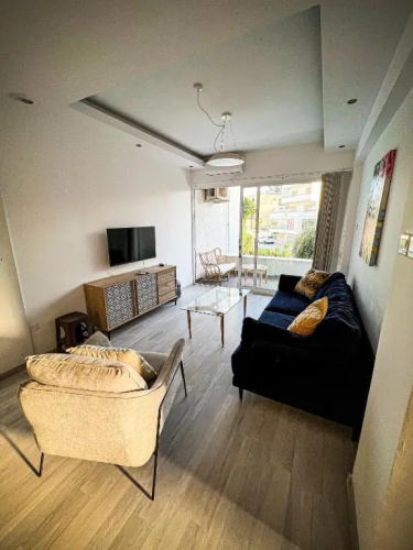 200M From Beach 2 Bedroom