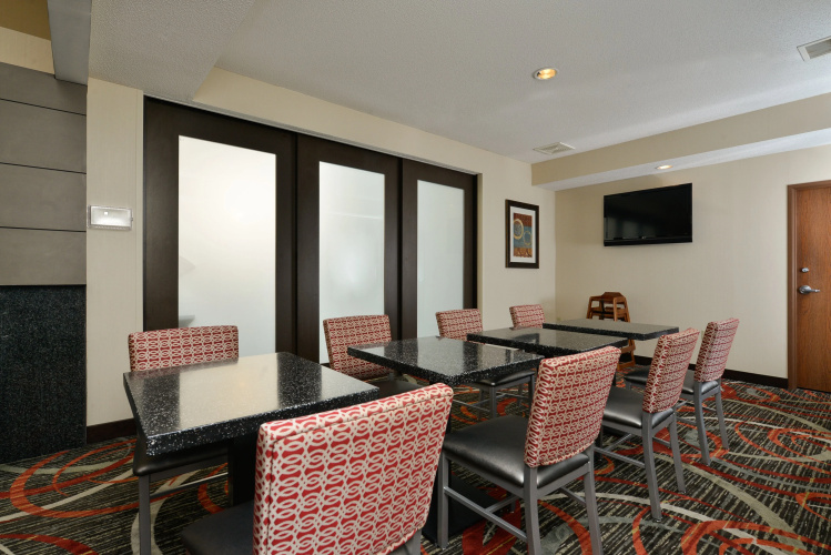 Holiday Inn Express Boston-Milford photo 20