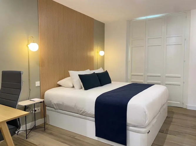 w Stylish 2BR w Sunny Terrace in Chueca
