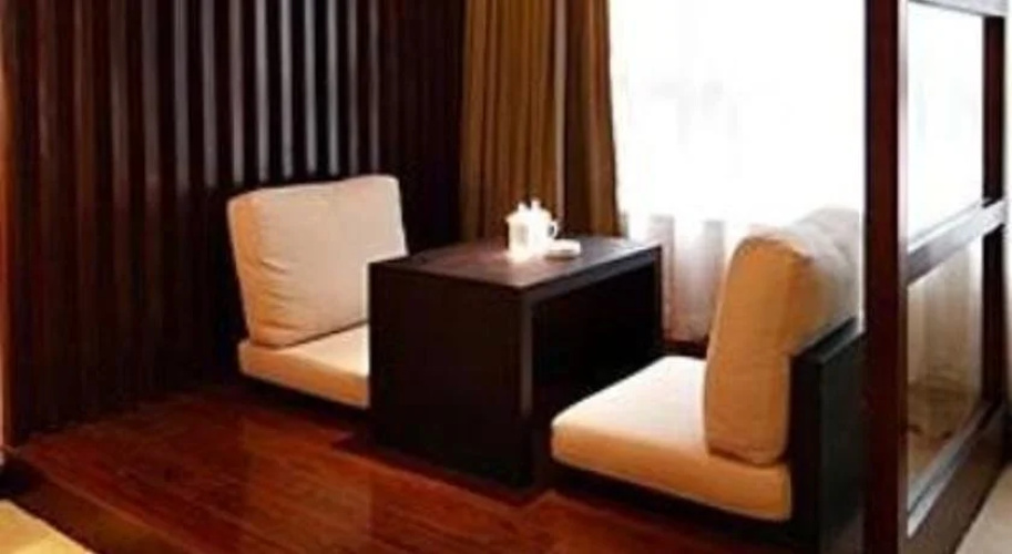Le View Seasons Suites