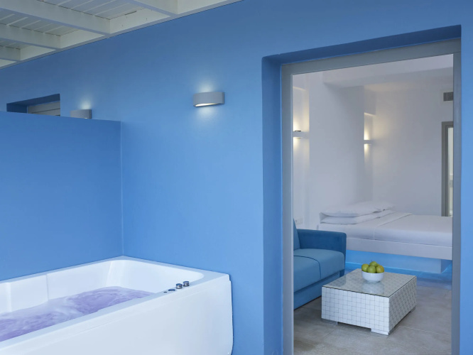 Aurora Luxury Suites