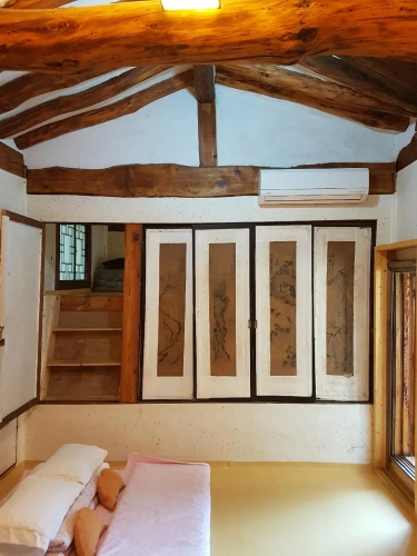 Quadruple room with futons