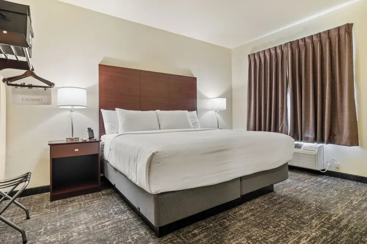 Cobblestone Hotel & Suites - Alpine