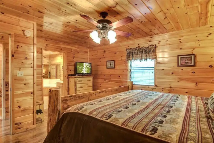 Bear Hunter by Jackson Mountain Rentals