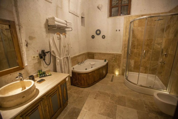 Nino Cave Suites