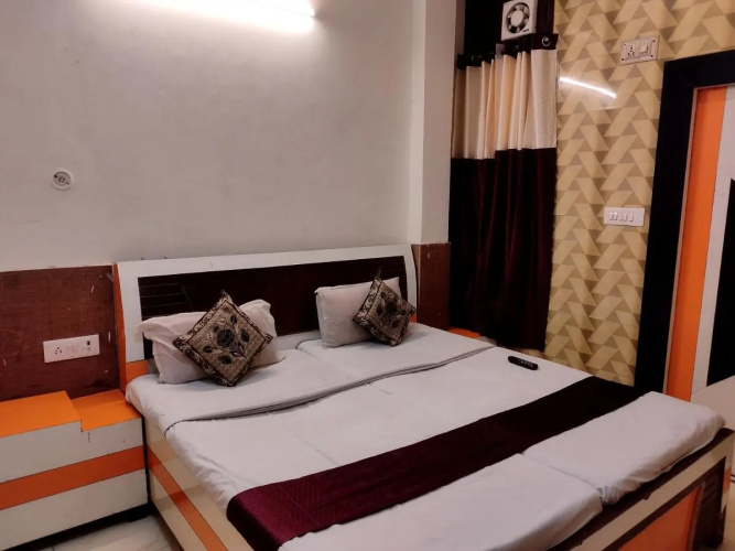 Shraddha Hotel