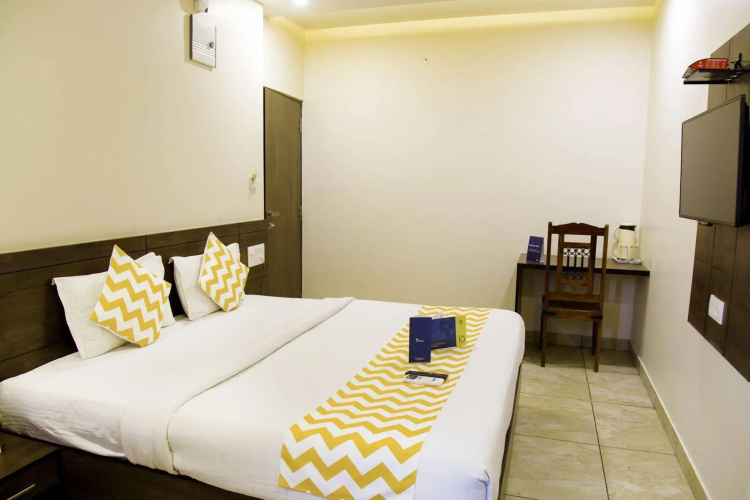 FabHotel Padmavati Palace Mansarovar