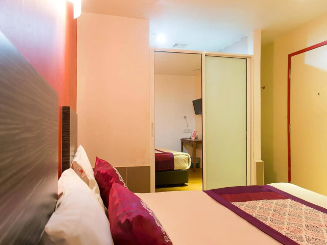 Capital O 90726 V Hotel