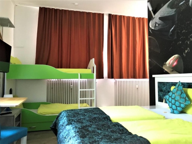 Deluxe Quadruple room