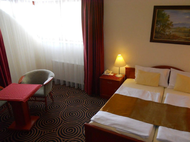 Sándor Hotel