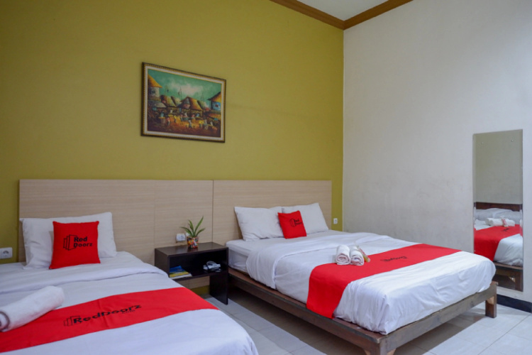 RedDoorz Plus @ Hotel Asih UNY