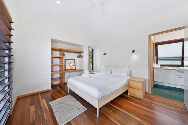 Laguna House