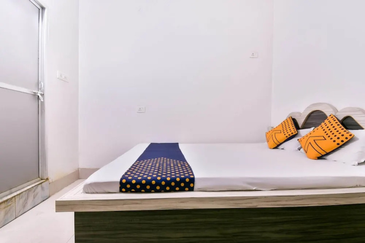 SPOT ON 40511 Hotel Bajrang Residency