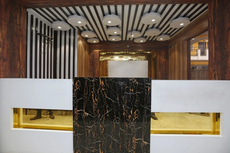 Hotel Samrat BY OYO Rooms
