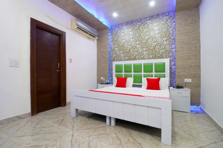 OYO 27916 Hotel Bubbles