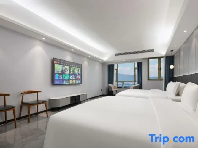 Standard Twin room with river view