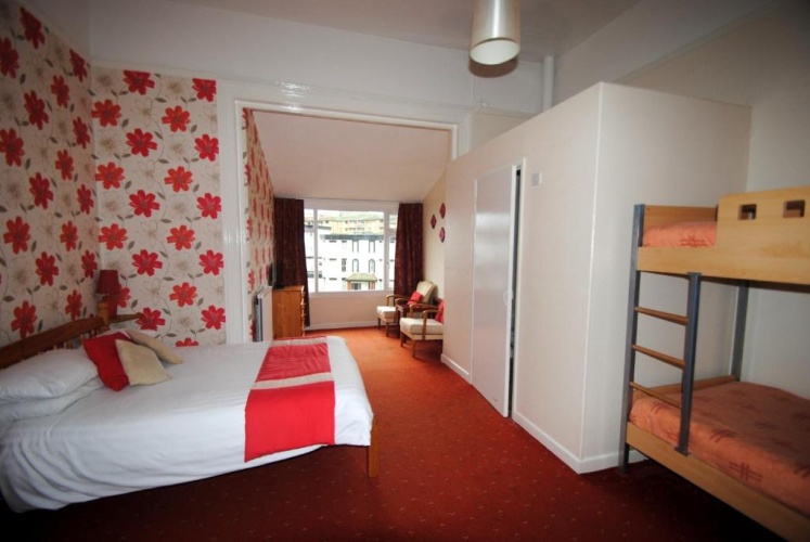 Standard Twin room with sea view