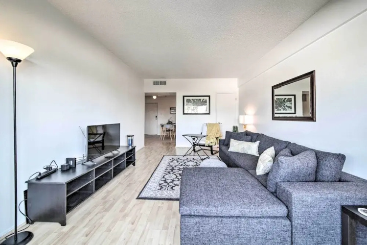 Modern City Condo Close to Downtown Phoenix!