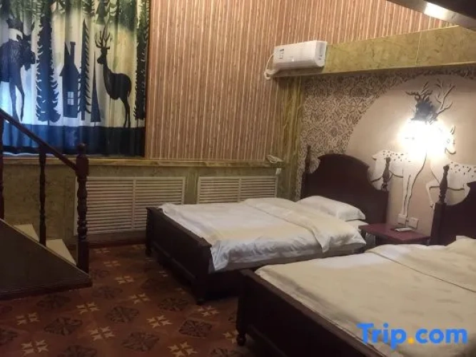 Deluxe Family Suite