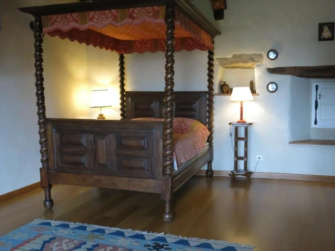4 Bedrooms Cottage