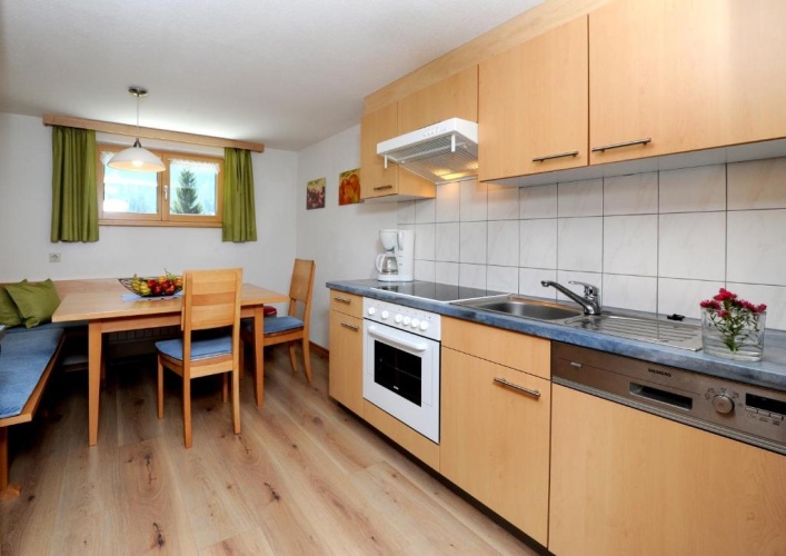 3 Bedrooms Apartment