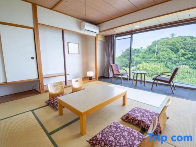 Standard room with mountain view