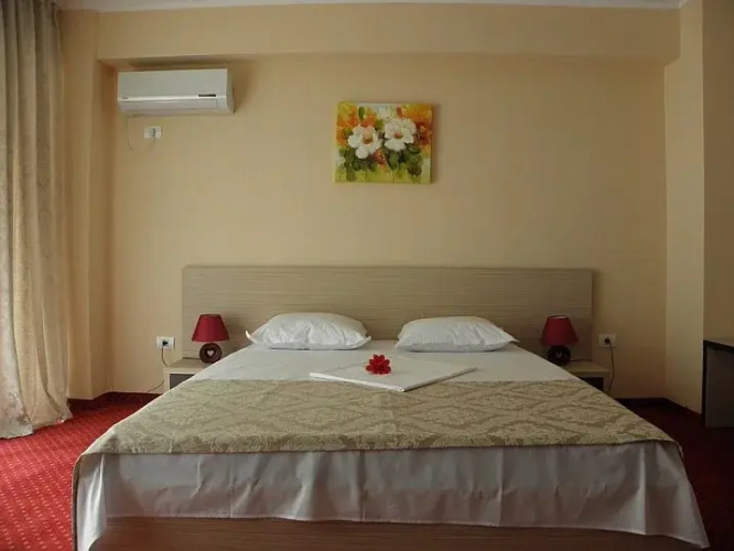 ROMANTIC cm
