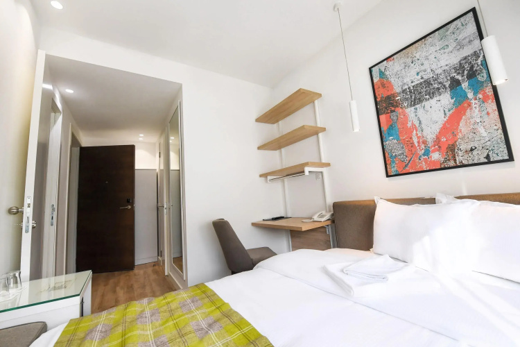 Belgrade Inn Garni Hotel