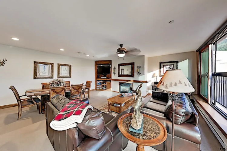 710wliop 3 Bedroom Condo
