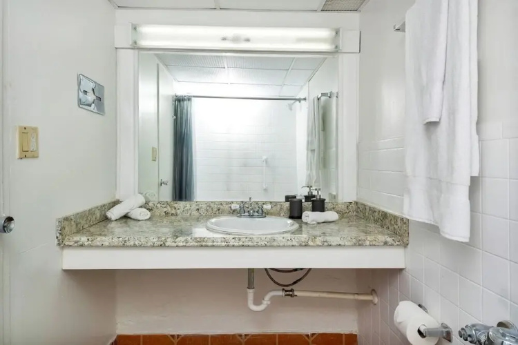 Cozy Studio/1bath, Hallandale Beach,pool & Parking