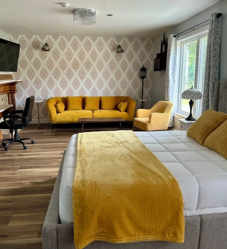 Deluxe Suite