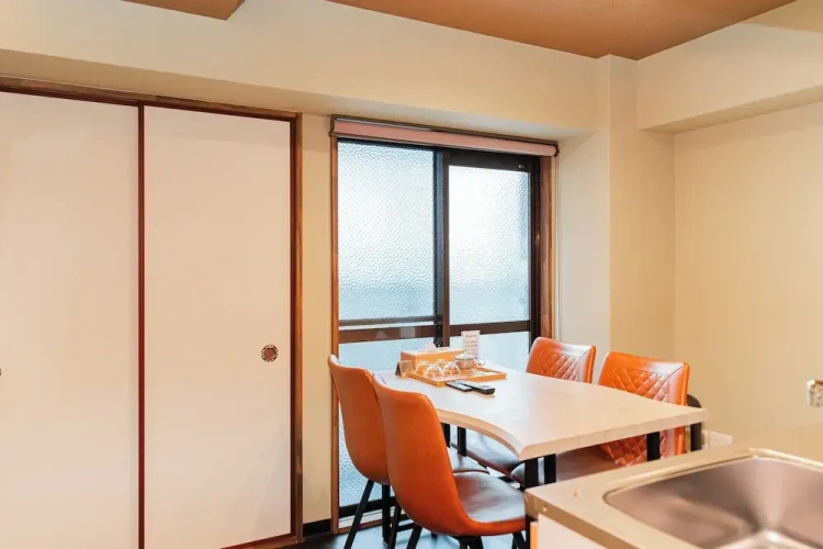 2 Bedrooms Apartment