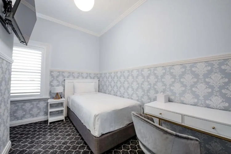 Standard Single room