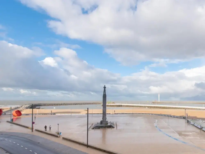 Apartment in Ostend With Sea Views