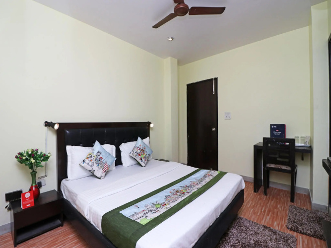 OYO 10666 Hotel Star