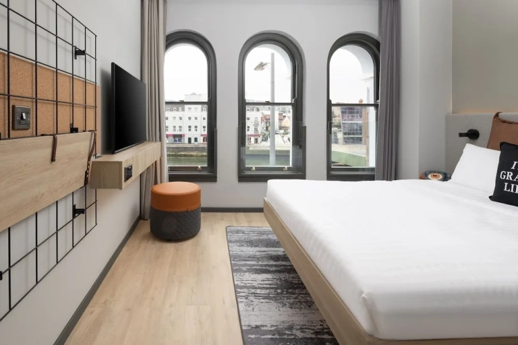 Standard Double room with river view