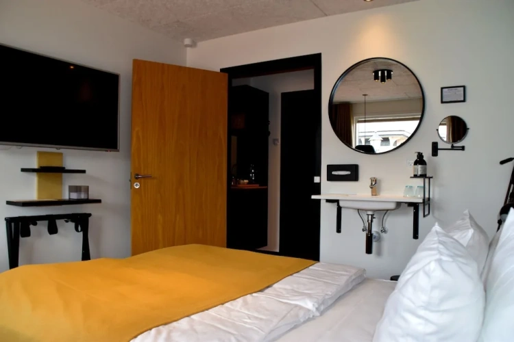 Economy Triple room