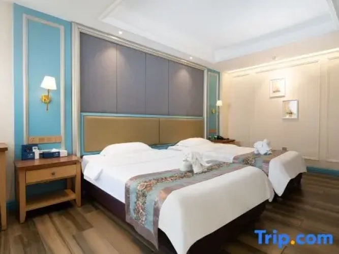 Deluxe Double Suite with garden view