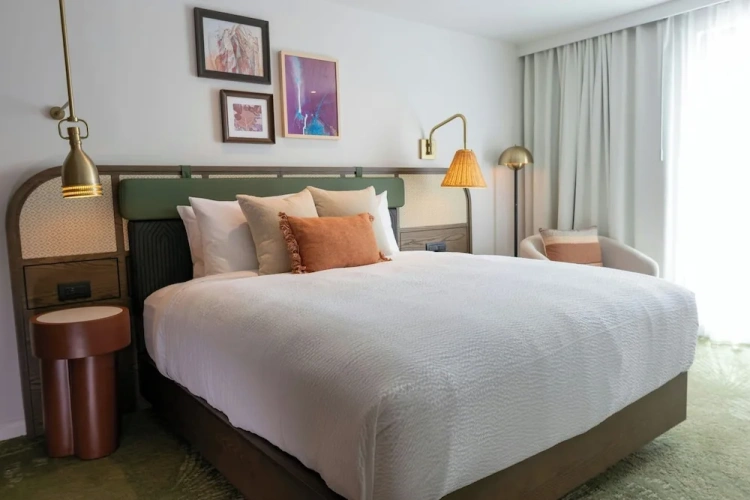 Standard Double room with city view