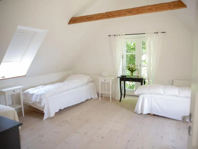 Mellem-rummet Guesthouse