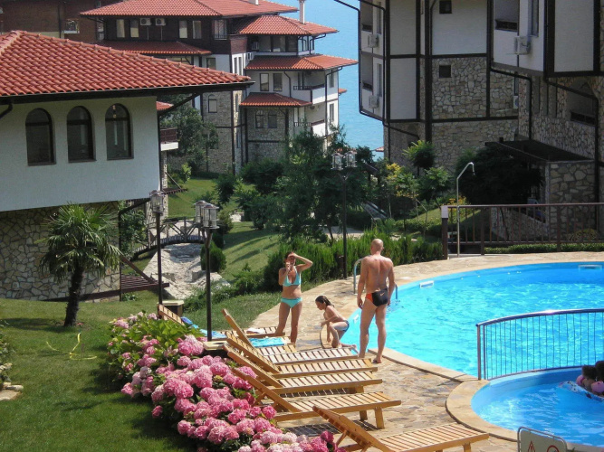 Etara Apartments